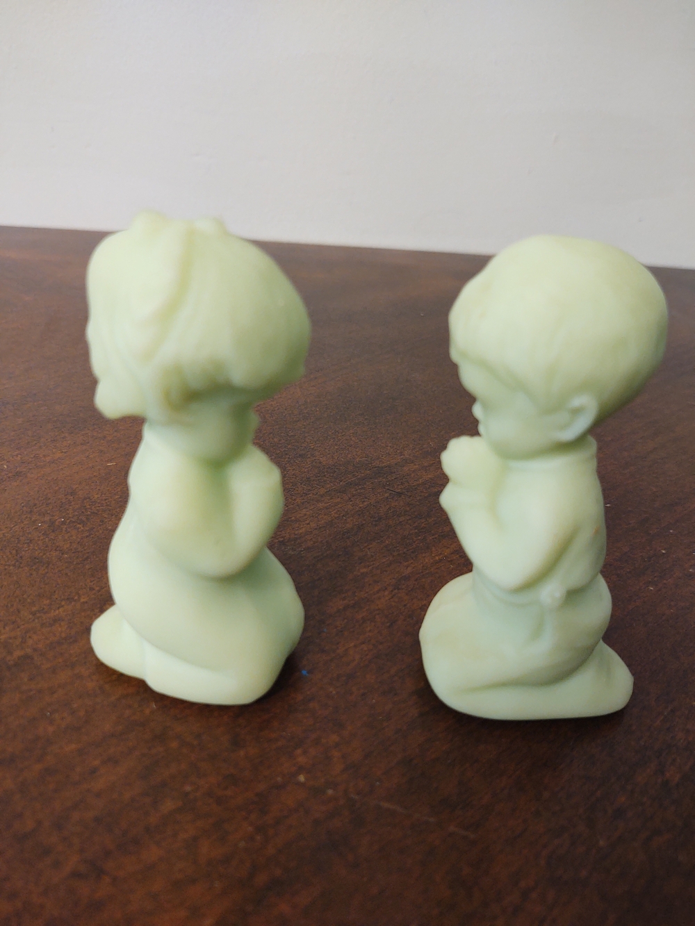 Vintage Fenton Glass YellowGreen Praying Children Figurines